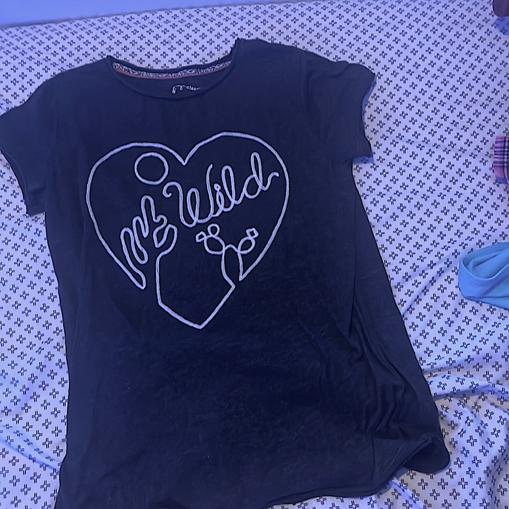 Blackish’s/ grey shirt